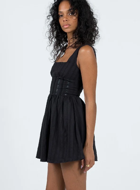 Lorinda Mini Dress Black