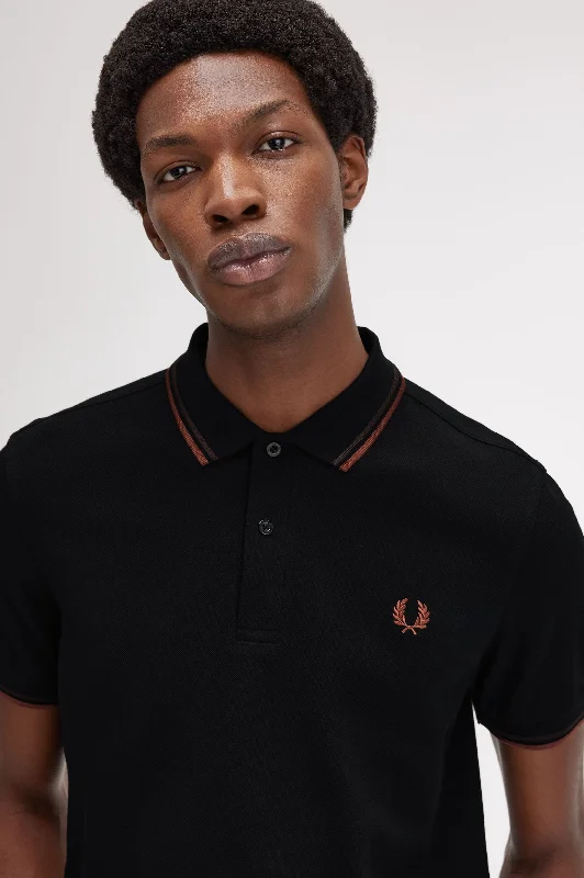 Fred Perry Polo Black / Carrington Road Brick / Whisky Brown