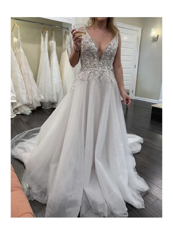 Hayley Paige Lauren Lace unclassified dresses